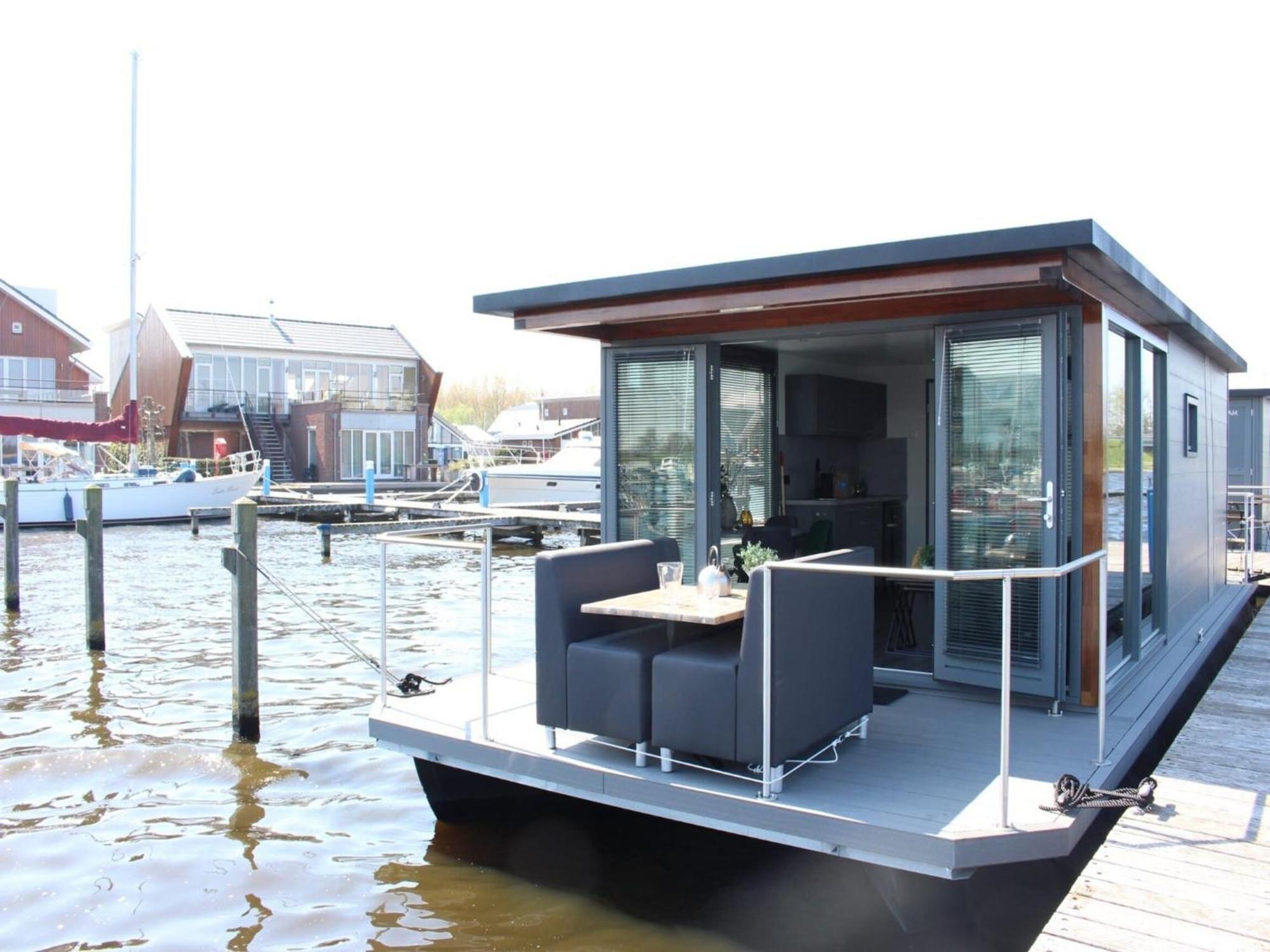 Modern Houseboat With Air Conditioning Located In Marina Uitgeest エクステリア 写真