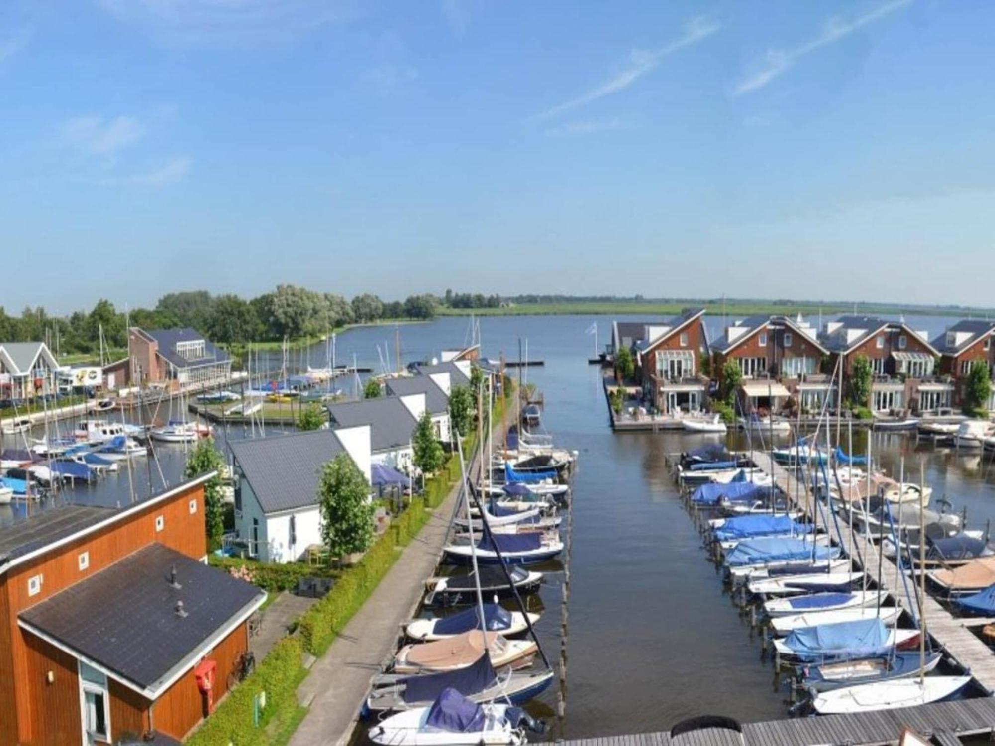 Modern Houseboat With Air Conditioning Located In Marina Uitgeest エクステリア 写真